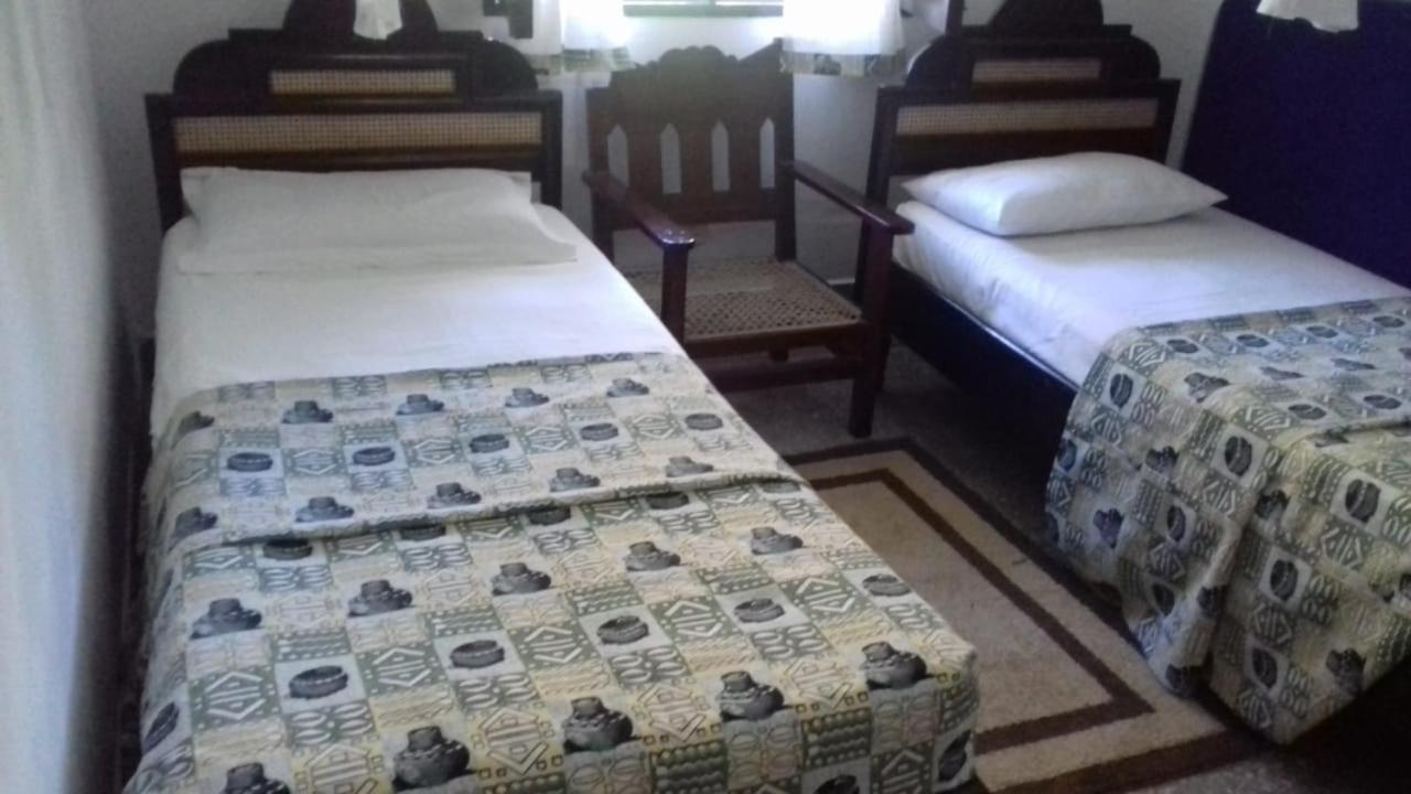 Отель Hibiscus In Mambrui Экстерьер фото